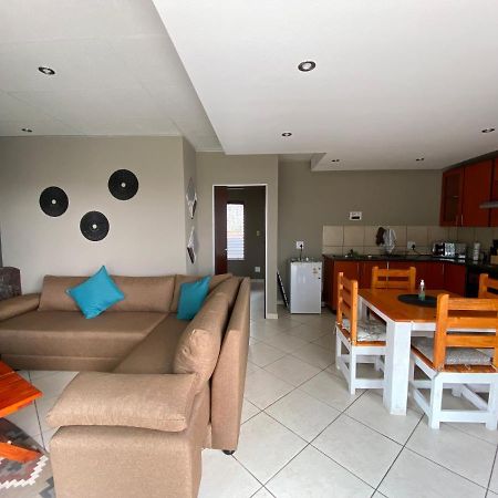 Glenvista Home With A View Joanesburgo Exterior foto